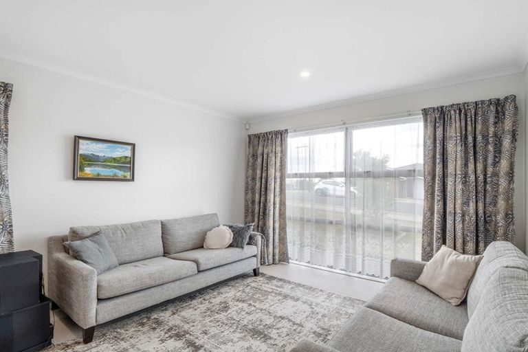 Photo of property in 3 Taikura Avenue, Red Beach, 0932