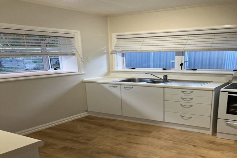 Photo of property in 2/29 Danbury Drive, Torbay, Auckland, 0630