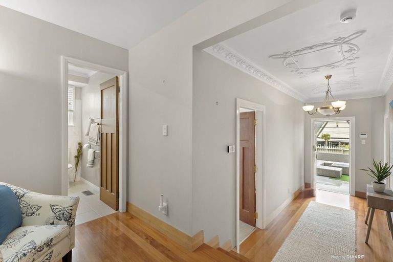 Photo of property in 85 The Parade, Island Bay, Wellington, 6023