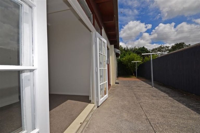 Photo of property in 2 Edwards Avenue, Henderson, Auckland, 0610