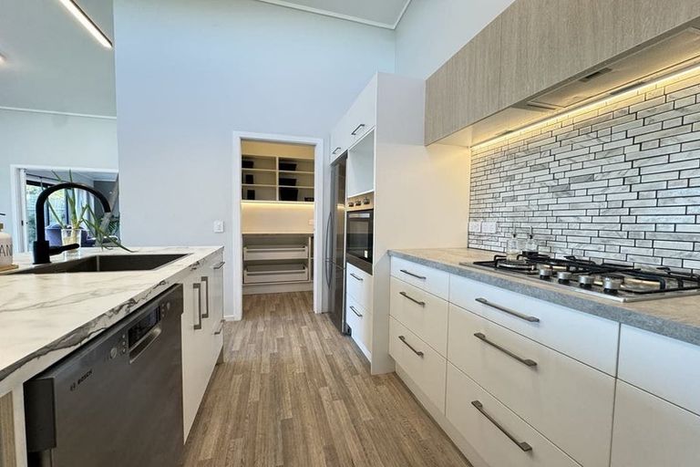 Photo of property in 32 Nore Street, Waihola, Milton, 9073