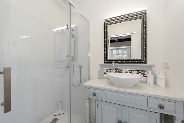 Photo of property in 55 Forest Lake Road, Forest Lake, Hamilton, 3200