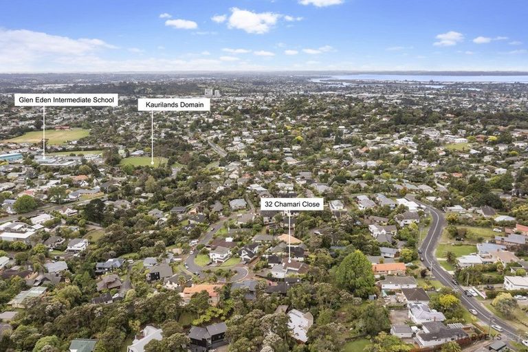 Photo of property in 32 Chamari Close, Titirangi, Auckland, 0604