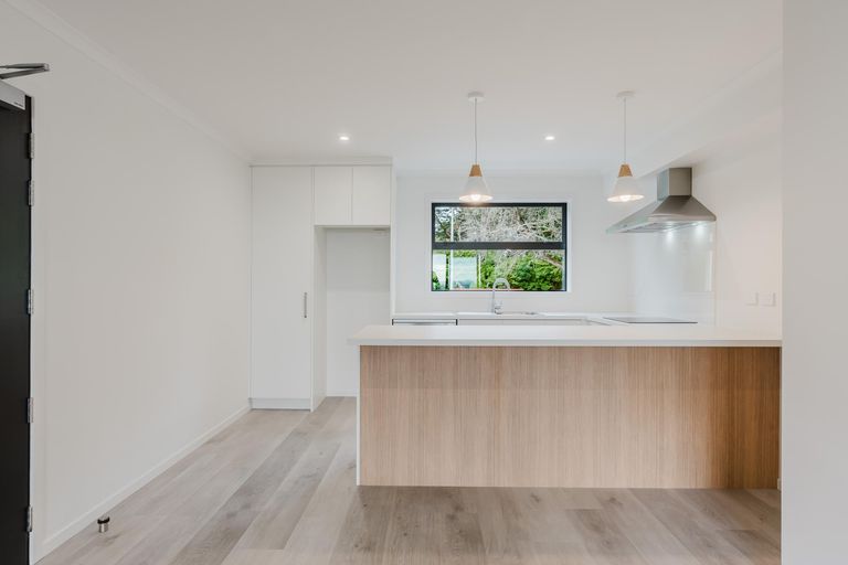 Photo of property in 1/12 Ruakiwi Road, Hamilton Lake, Hamilton, 3204