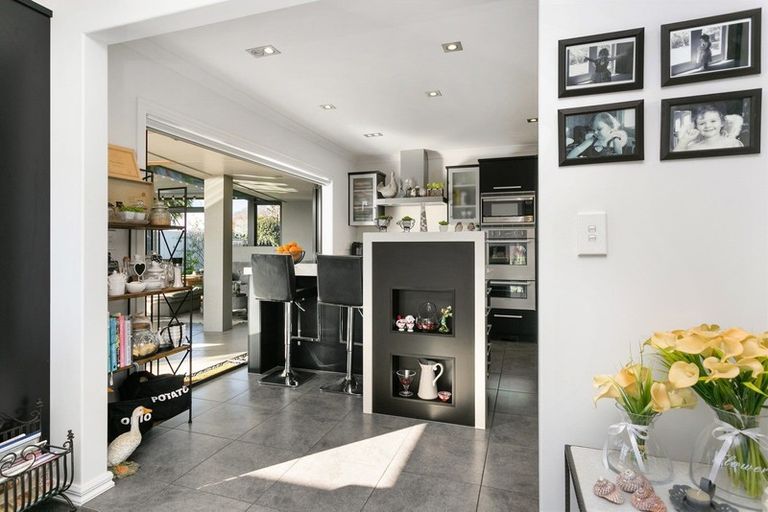 Photo of property in 15 Naomi Place, Cambridge, 3434