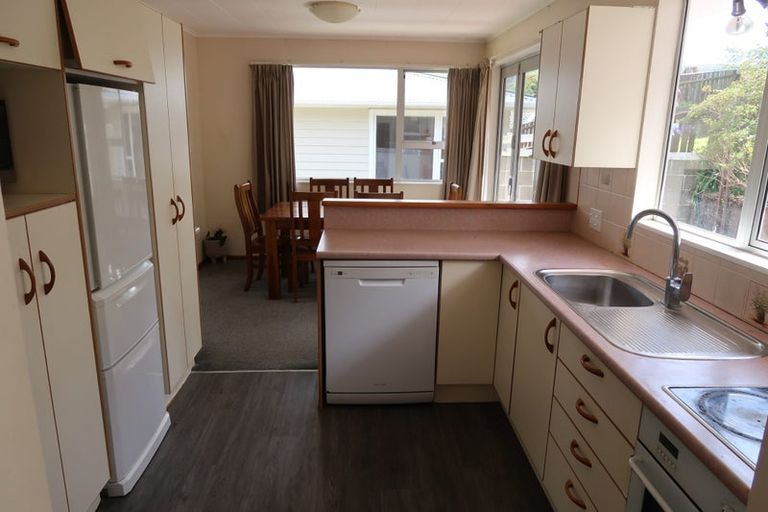 Photo of property in 16 Waipounamu Drive, Kelson, Lower Hutt, 5010