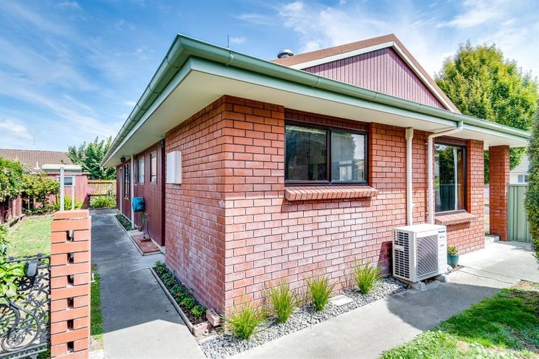 Photo of property in 1 Lowther Place, Taradale, Napier, 4112
