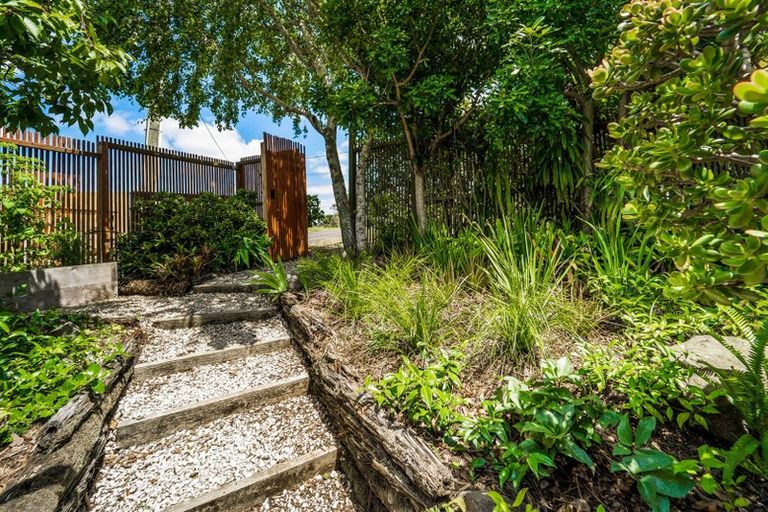 Photo of property in 19 Matai Road, Stanmore Bay, Whangaparaoa, 0932