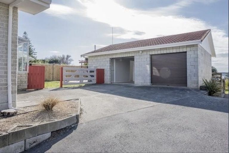 Photo of property in 56 Toi Street, Otaki Beach, Otaki, 5512