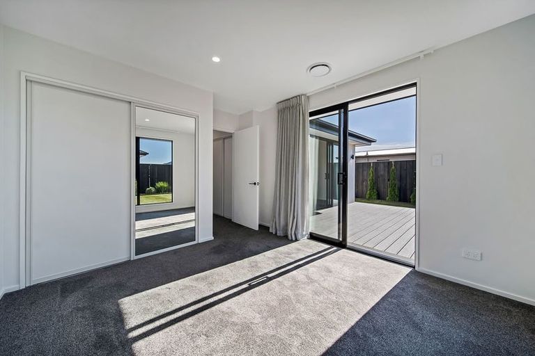 Photo of property in 25 Te Pakiaka Road, Pegasus, 7612