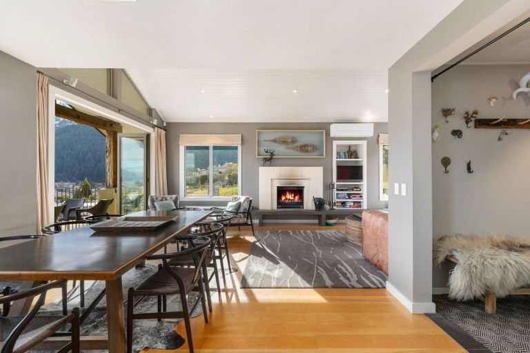 Photo of property in The Woods, 12u 5 Dublin Street, Queenstown, 9300