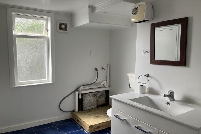 Photo of property in 13 Balmoral Terrace, Newtown, Wellington, 6021