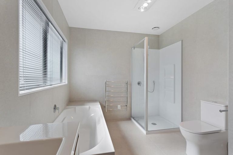 Photo of property in 77 Pepene Avenue, Takanini, Auckland, 2112