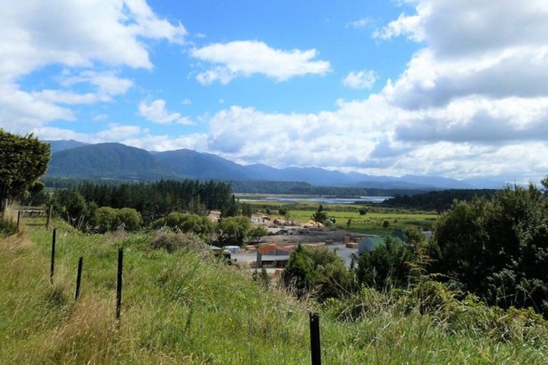 Photo of property in 11 Pukaki Avenue, Ngahere, 7872
