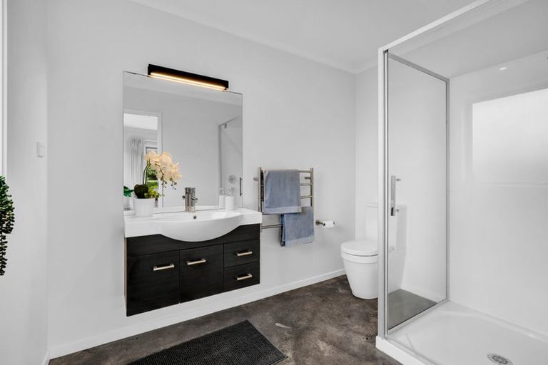 Photo of property in 13 Birdie Lane, Waiwhakaiho, New Plymouth, 4312