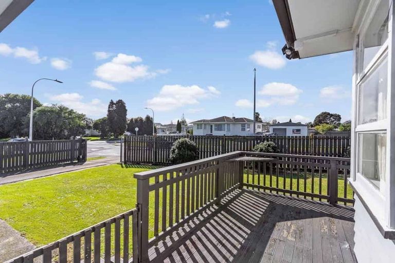 Photo of property in 119 Chichester Drive, Rosehill, Papakura, 2113
