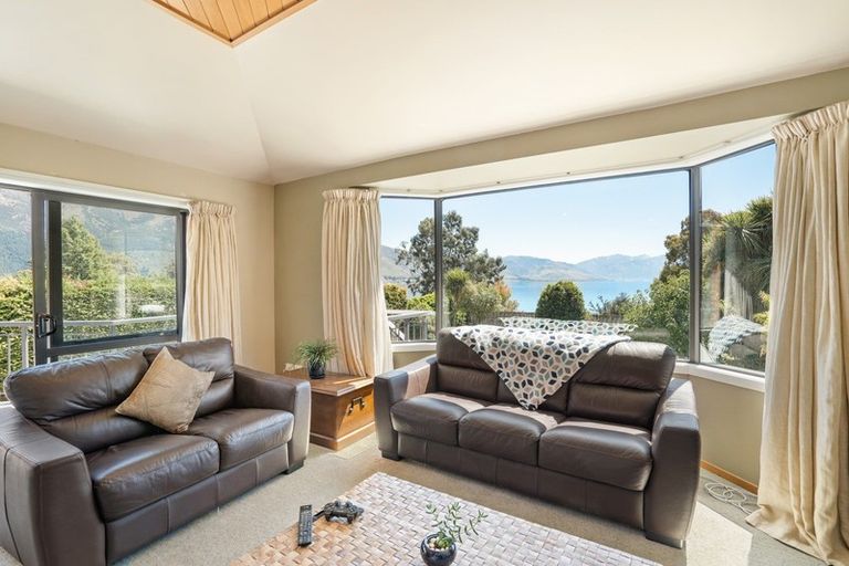 Photo of property in 212 Lakeview Terrace, Lake Hawea, 9382