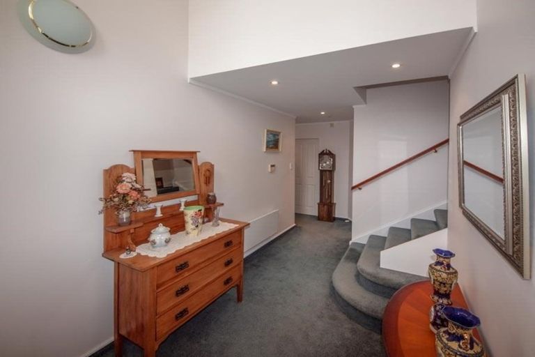 Photo of property in 7 Amesbury Drive, Churton Park, Wellington, 6037