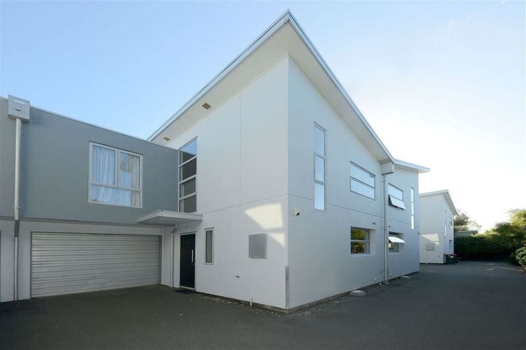 Photo of property in 30e Lyndon Street, Riccarton, Christchurch, 8041