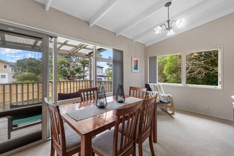 Photo of property in 35 Lyndhurst Road, Te Atatu South, Auckland, 0610