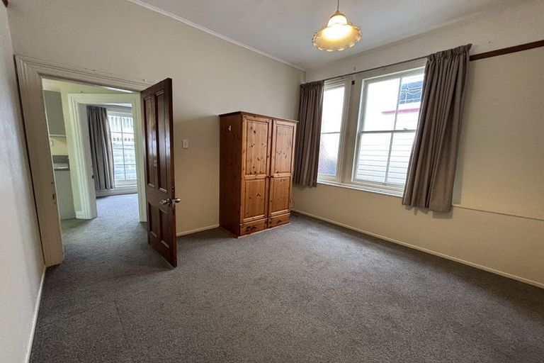 Photo of property in 43 Roxburgh Street, Mount Victoria, Wellington, 6011