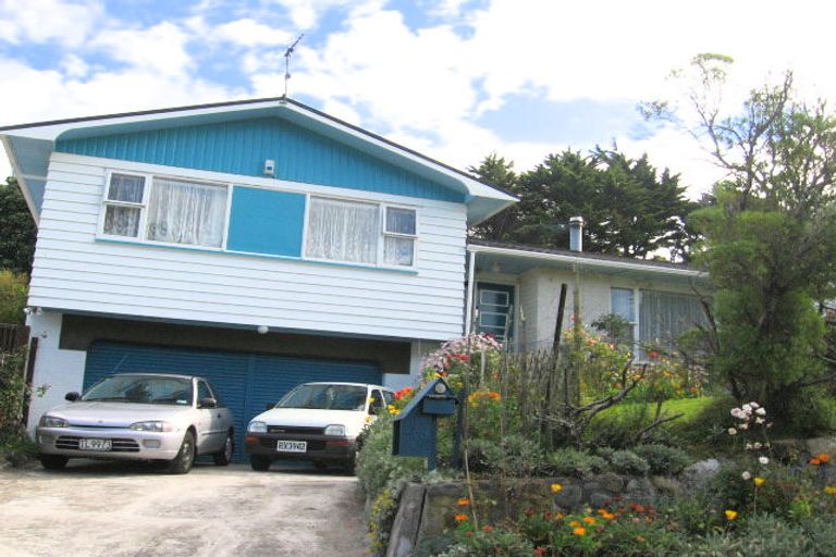 Photo of property in 49 Thurleigh Grove, Karori, Wellington, 6012