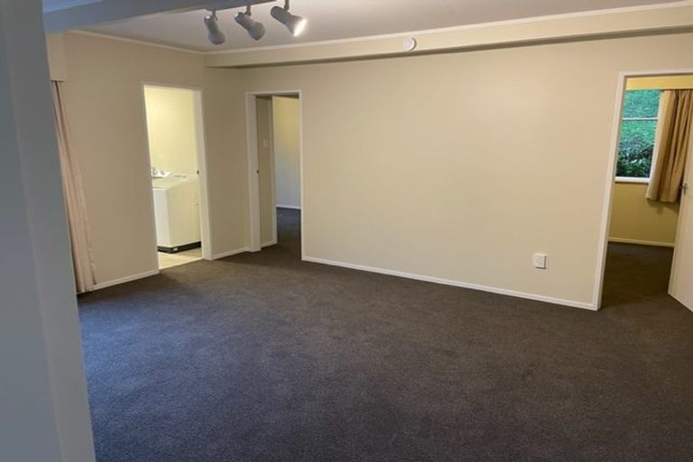 Photo of property in 18 Burma Road, Khandallah, Wellington, 6035