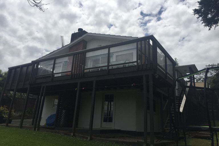 Photo of property in 2/26 Coroglen Avenue, Birkenhead, Auckland, 0626