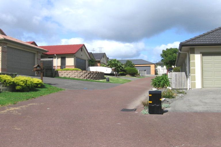 Photo of property in 20 Pyrite Street, Westgate, Auckland, 0614