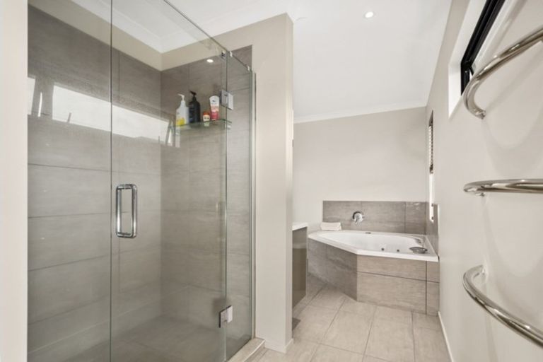 Photo of property in 105r Waikite Road, Welcome Bay, Tauranga, 3175