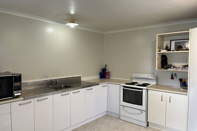 Photo of property in 25 Elder Place, Massey, Auckland, 0614