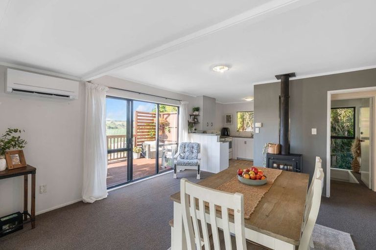 Photo of property in 6 Rautawhiri Road, Helensville, 0800