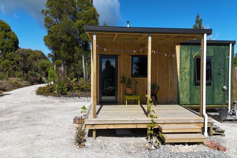 Photo of property in 898 Cape Foulwind Road, Cape Foulwind, 7892
