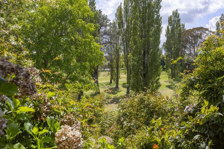 Photo of property in 19 Kinloch Road, Kinloch, Taupo, 3377