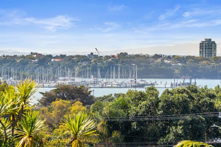 Photo of property in 31 Church Street, Northcote Point, Auckland, 0627