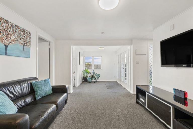 Photo of property in 27 Tai Paku Paku Road, Karaka Bays, Wellington, 6022