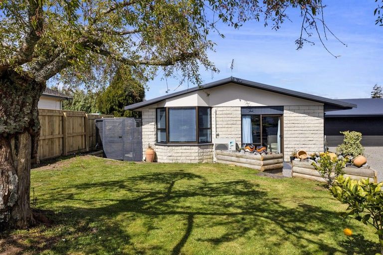 Photo of property in 20 Montjoy Street, Stratford, 4332