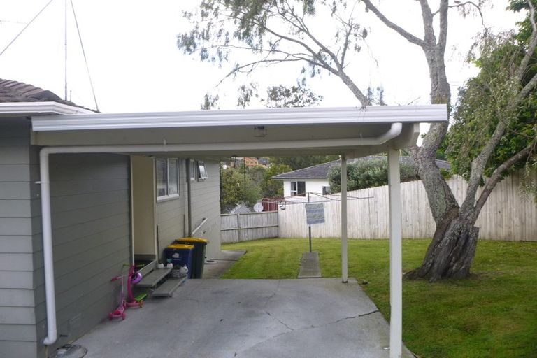 Photo of property in 66 Reynella Drive, Massey, Auckland, 0614