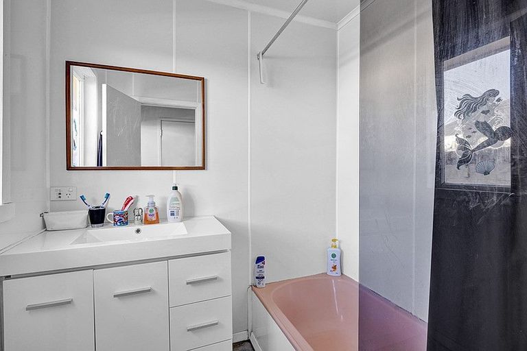 Photo of property in 4 Tannahill Street, Hawera, 4610