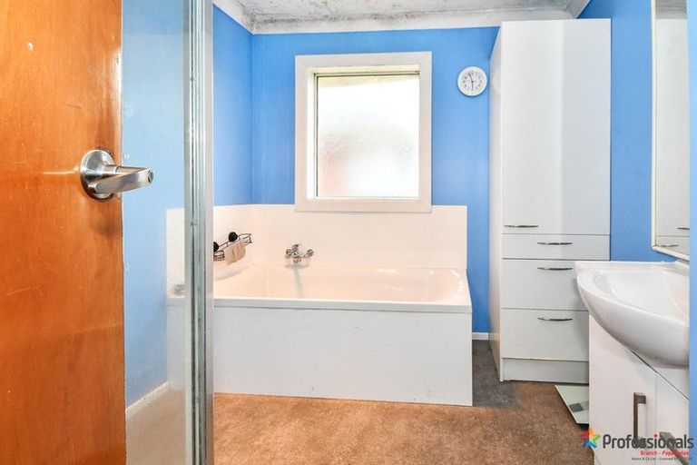 Photo of property in 28 Fairview Road, Papatoetoe, Auckland, 2025