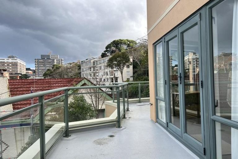 Photo of property in 12/80u Salamanca Road, Kelburn, Wellington, 6012