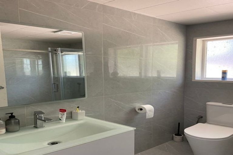 Photo of property in 419 Don Buck Road, Massey, Auckland, 0614