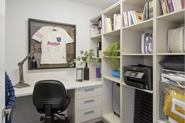 Photo of property in 1 Westall Lane, Avonhead, Christchurch, 8042