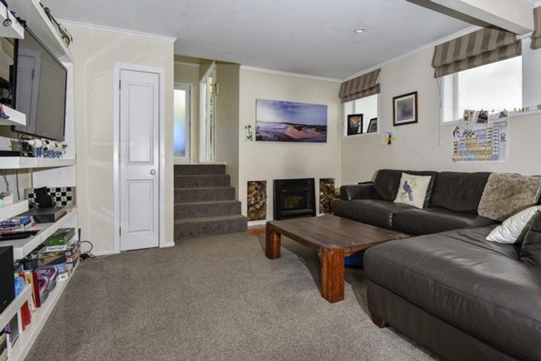 Photo of property in 76 Marlborough Avenue, Glenfield, Auckland, 0629