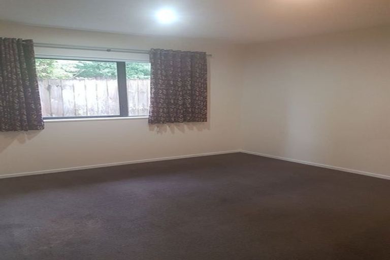 Photo of property in 79a Stanley Road, Glenfield, Auckland, 0629