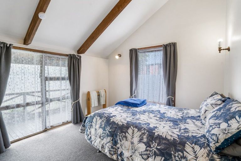 Photo of property in 17 Niddry Crescent, Winton, 9720