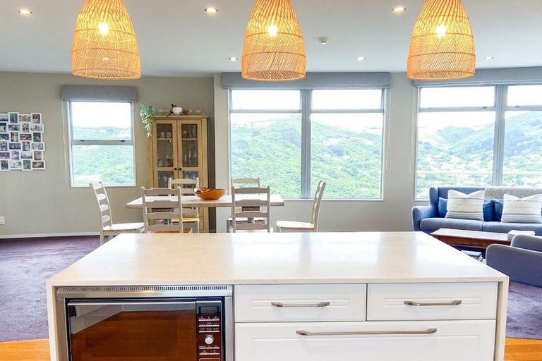 Photo of property in 9 Caughley Grove, Karori, Wellington, 6012