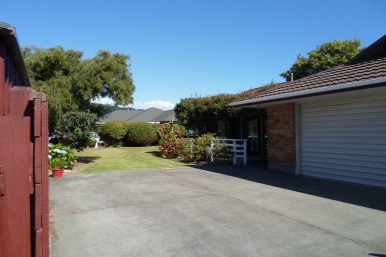 Photo of property in 92 Kapanui Road, Waikanae, 5036