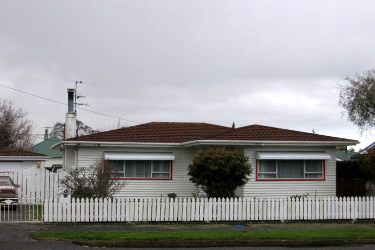 Photo of property in 36 Cambridge Terrace, Masterton, 5810