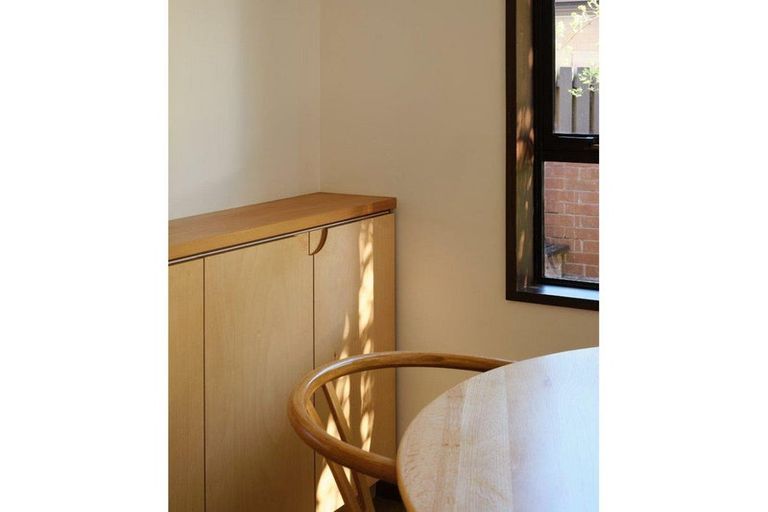 Photo of property in 1/37 Augusta Street, Redcliffs, Christchurch, 8081